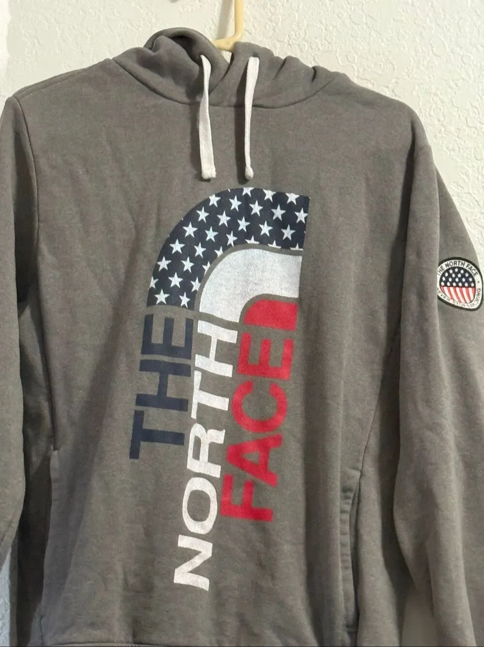 The North Face American Flag USA Hoodie Men's Sz S Gray W Embroidered Logo